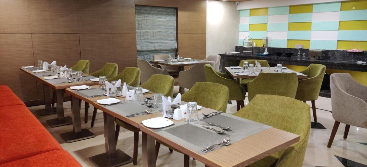 Elora Lords Eco , Hotel Lucknow